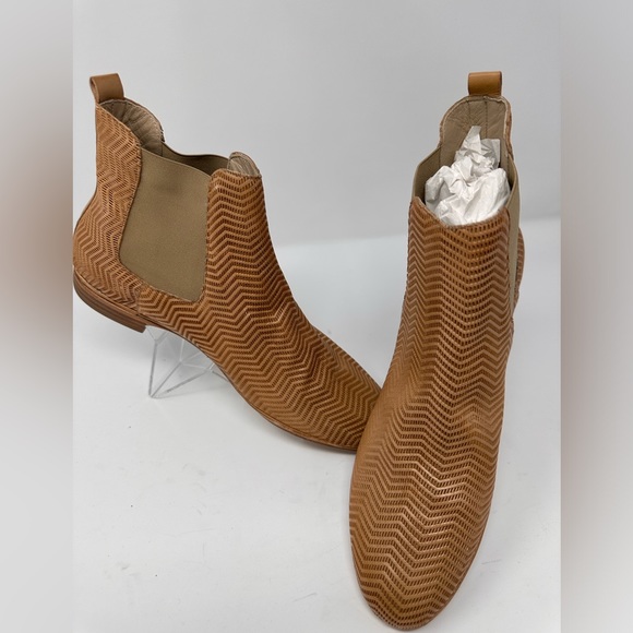 Apia ankle boots in great condition size 9/ EU40 - Picture 1 of 7